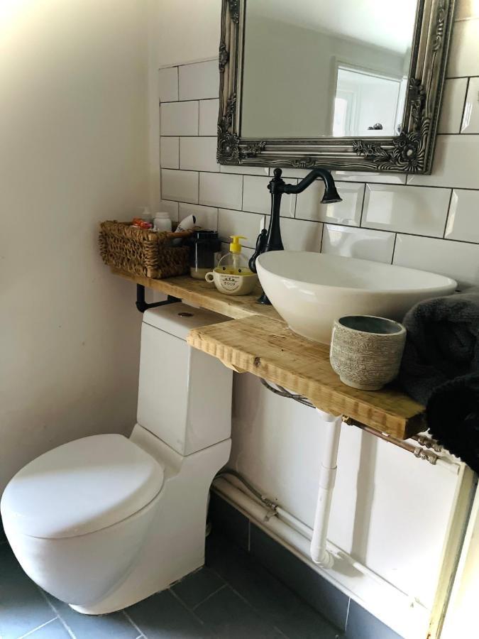 The Beehive, Ground Floor Apartment In Norfolk, No Shared Amenities Downham Market Dış mekan fotoğraf