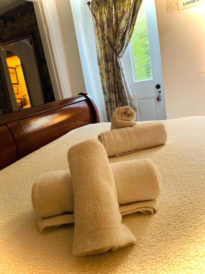 The Beehive, Ground Floor Apartment In Norfolk, No Shared Amenities Downham Market Dış mekan fotoğraf