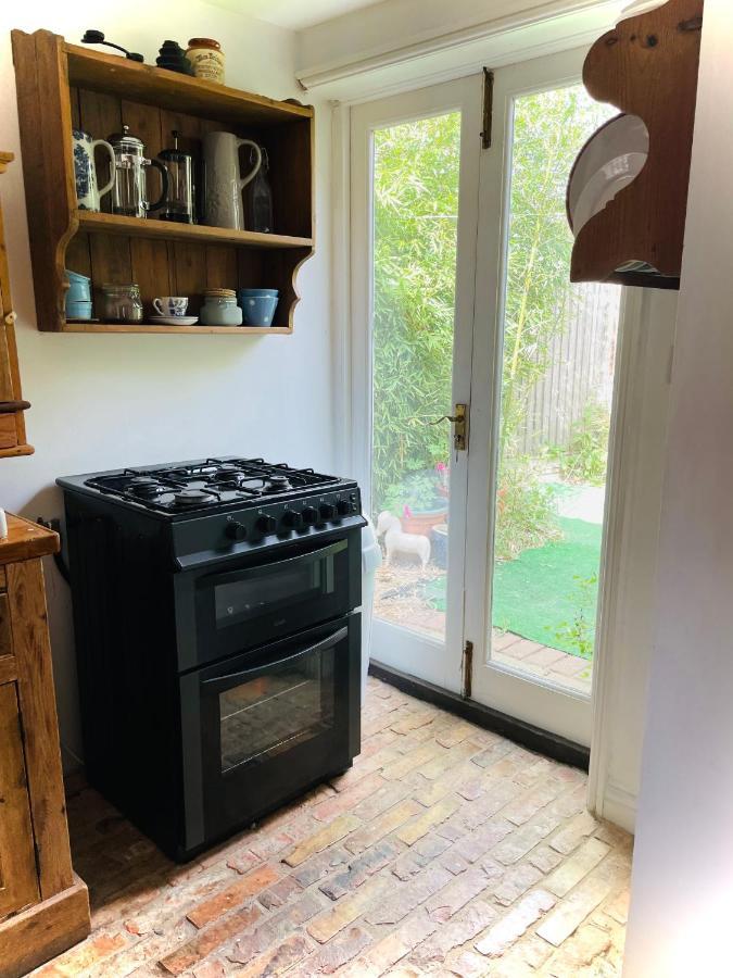 The Beehive, Ground Floor Apartment In Norfolk, No Shared Amenities Downham Market Dış mekan fotoğraf